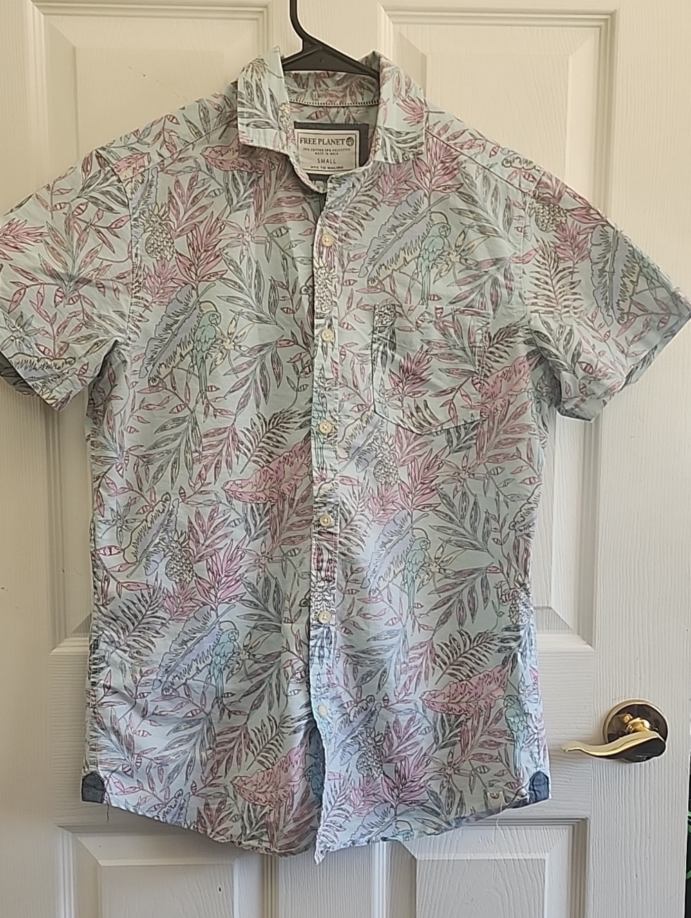 Free Planet Men’s Short-Sleeve Button-Up Shirt in Mint with Pink and Gray Print